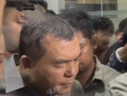 Detik detik wakil menteri imipas Silmy karim serahkan diri ke KPK, ajudan dorong awak ke media