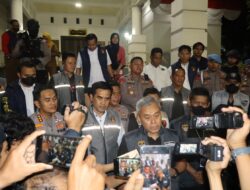 Kapolresta Gowa Turun Langsung Pastikan Penggeledahan Rujab Bupati Berjalan Aman